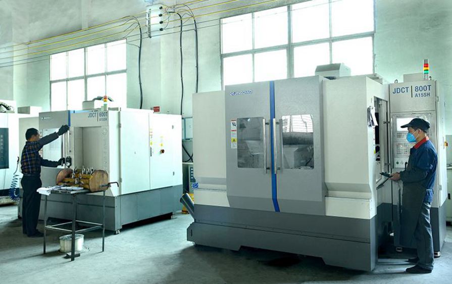 Máquinas CNC para fabricação de moldes de melamina