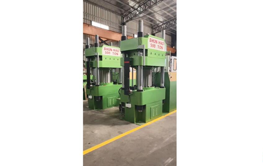Máquina de prensa de talheres de melamina de 500 toneladas
    